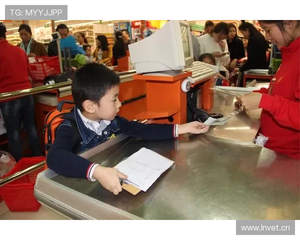 伊布拉希莫维奇逛超市那派头，结账阿姨都开始求合影