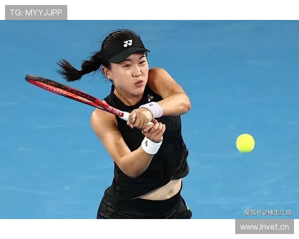 朱琳球场一本正经，机场拎的一堆名牌把我贫穷感提升到专业级