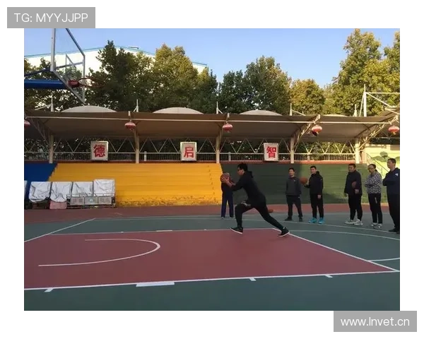 篮球走步违例规则解析中枢脚确立方法与步数限制判定标准